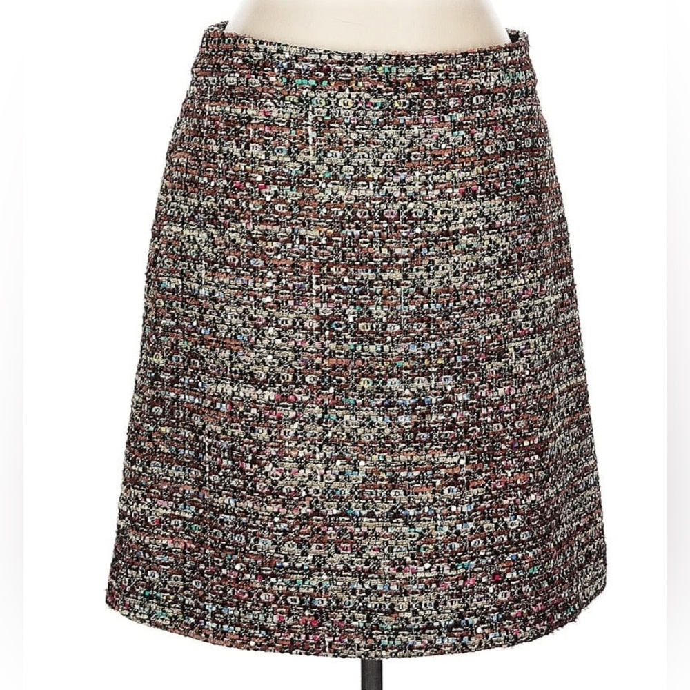 Ann Taylor multi-colored tweed skirt, women’s size petite 2 (2P). Easy to style!